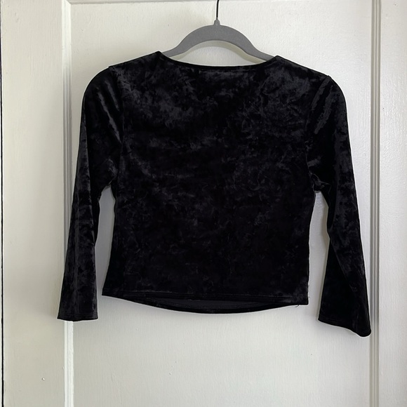Black Crushed Velvet Criss Cross V-Neck Crop Top Size Medium - Picture 3 of 9